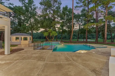 24 Autumn Crescent The Woodlands TX 77381