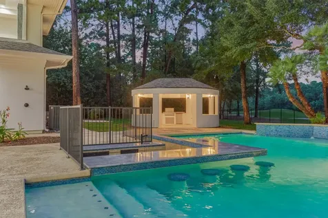 24 Autumn Crescent The Woodlands TX 77381