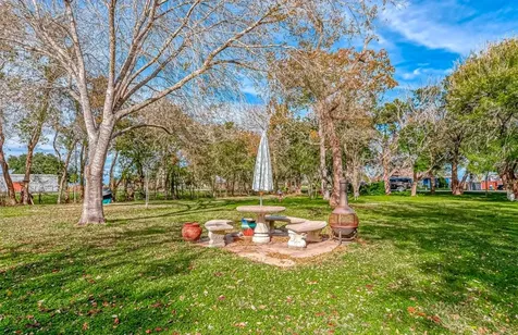 1512 Bayou Drive Bay City TX 77414