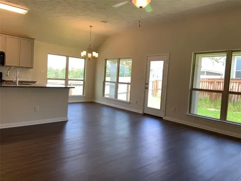 139 Bates Court Huntsville TX 77320