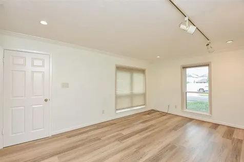 4812 Palmetto Street Bellaire TX 77401