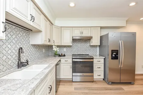 4812 Palmetto Street Bellaire TX 77401