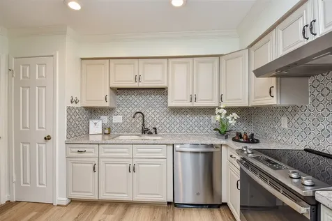 4812 Palmetto Street Bellaire TX 77401