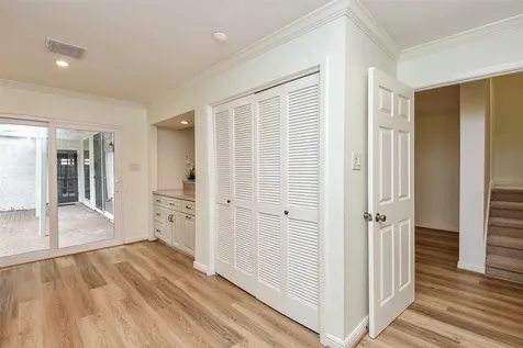4812 Palmetto Street Bellaire TX 77401
