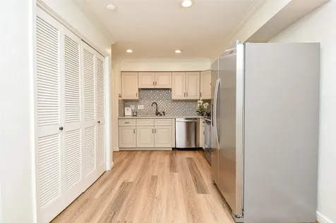 4812 Palmetto Street Bellaire TX 77401