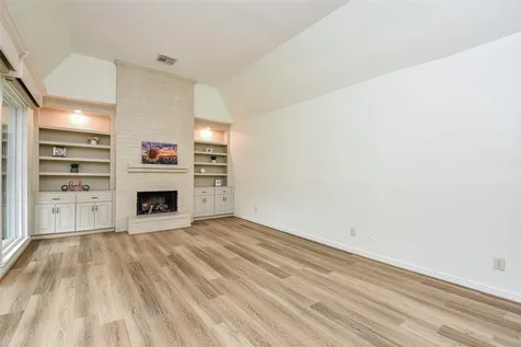 4812 Palmetto Street Bellaire TX 77401