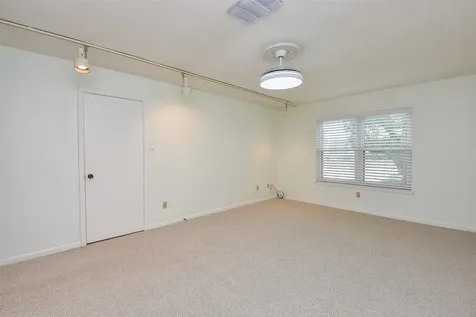 4812 Palmetto Street Bellaire TX 77401