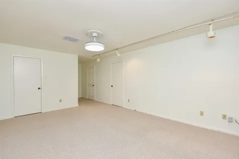 4812 Palmetto Street Bellaire TX 77401