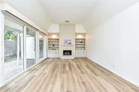 4812 Palmetto Street Bellaire TX 77401