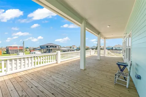 863 S Selwyn Road Crystal Beach TX 77650