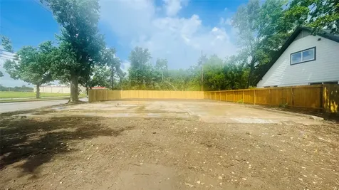 5622 Grace Point Lane Houston TX 77048