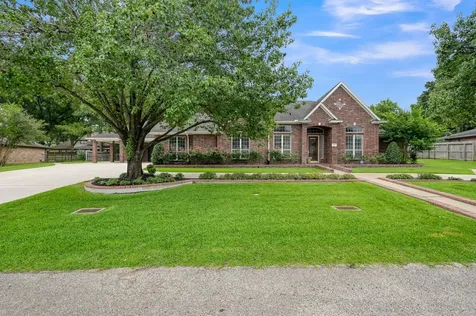 9832 W Shore Drive Willis TX 77318