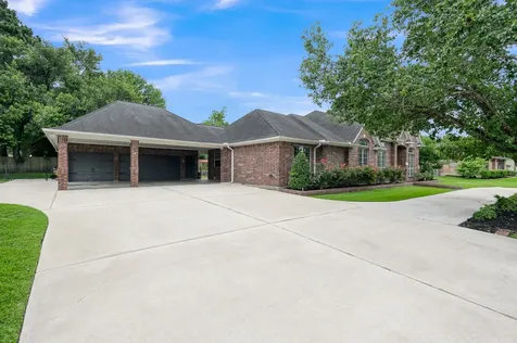 9832 W Shore Drive Willis TX 77318