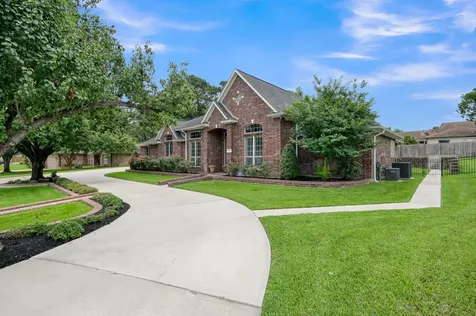 9832 W Shore Drive Willis TX 77318