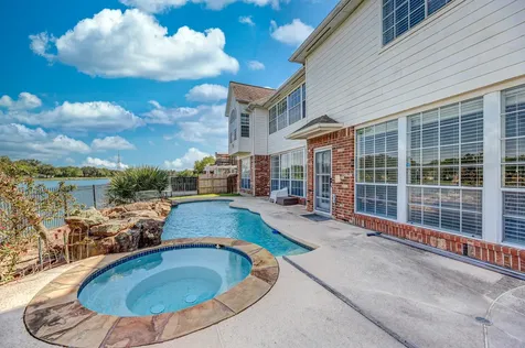 1907 Waterside Drive Missouri City TX 77459