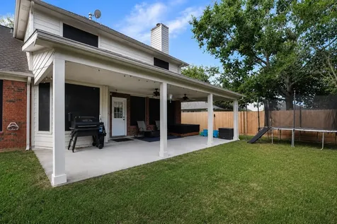 1809 Oak Wood Drive E Pearland TX 77581