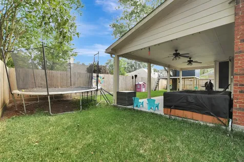 1809 Oak Wood Drive E Pearland TX 77581