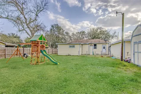 11844 13th Street Santa Fe TX 77510