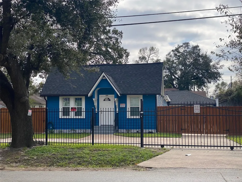 628 King Street Houston TX 77022