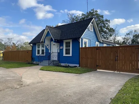 628 King Street Houston TX 77022