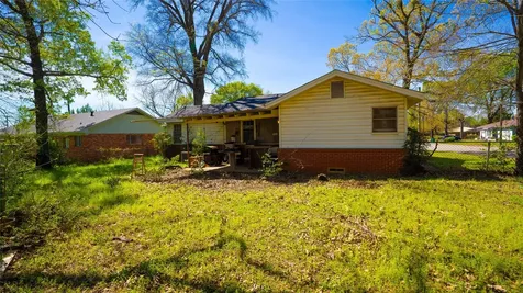108 7th Street Palestine TX 75803