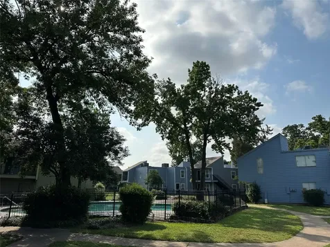 5625 Antoine Drive 1017 Houston TX 77091