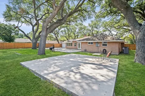 7702 Nairn Street Houston TX 77074