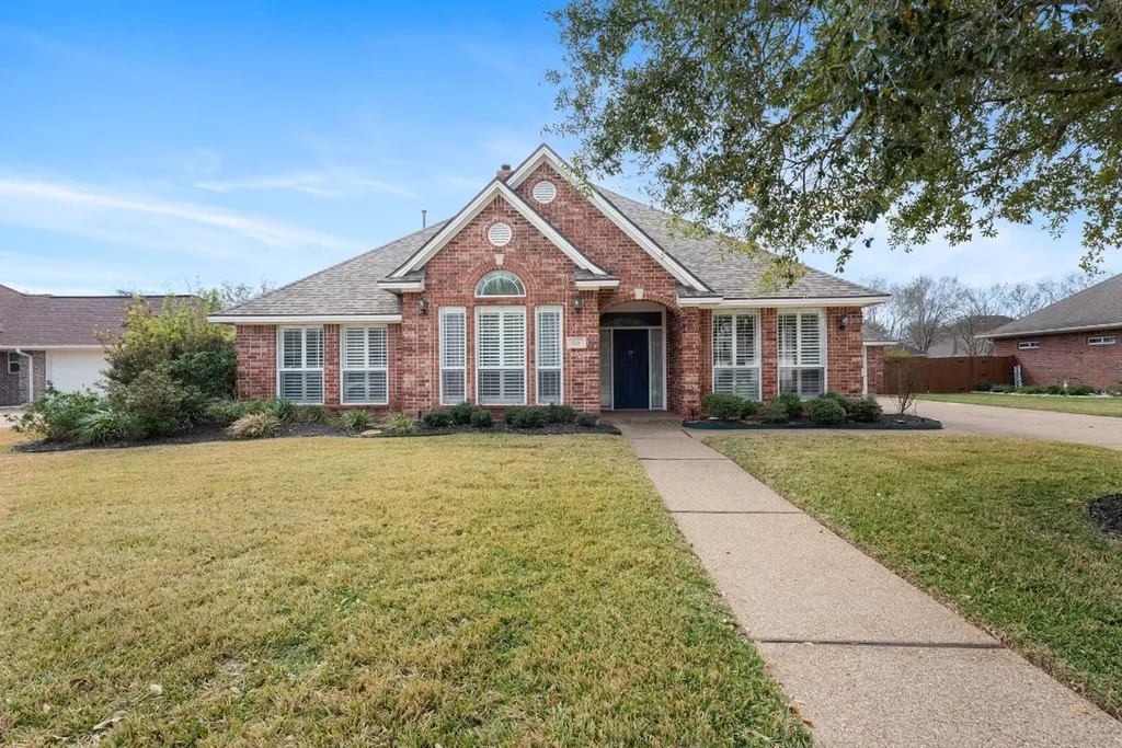 814 Royal Adelade Drive College Station TX 77845
