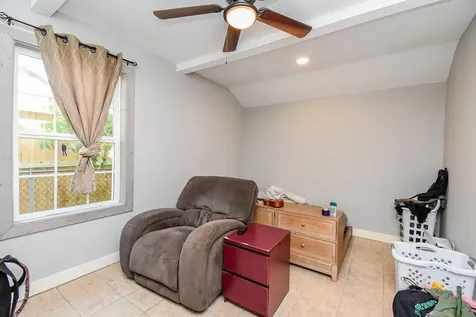 1303 W Ellaine Avenue Pasadena TX 77506