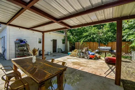 1303 W Ellaine Avenue Pasadena TX 77506