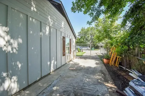 1303 W Ellaine Avenue Pasadena TX 77506