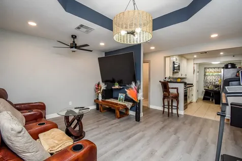 1303 W Ellaine Avenue Pasadena TX 77506