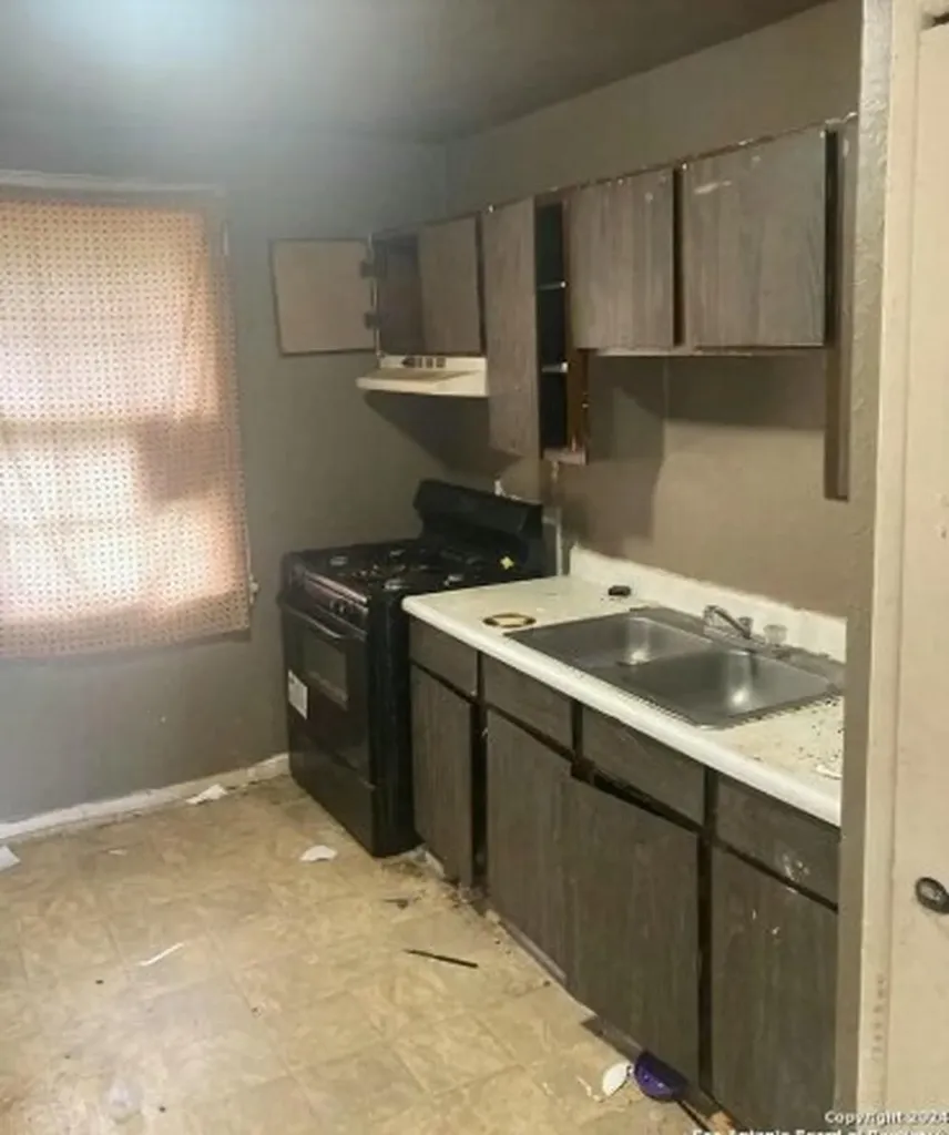 3010 Neptune Street San Antonio TX 78226