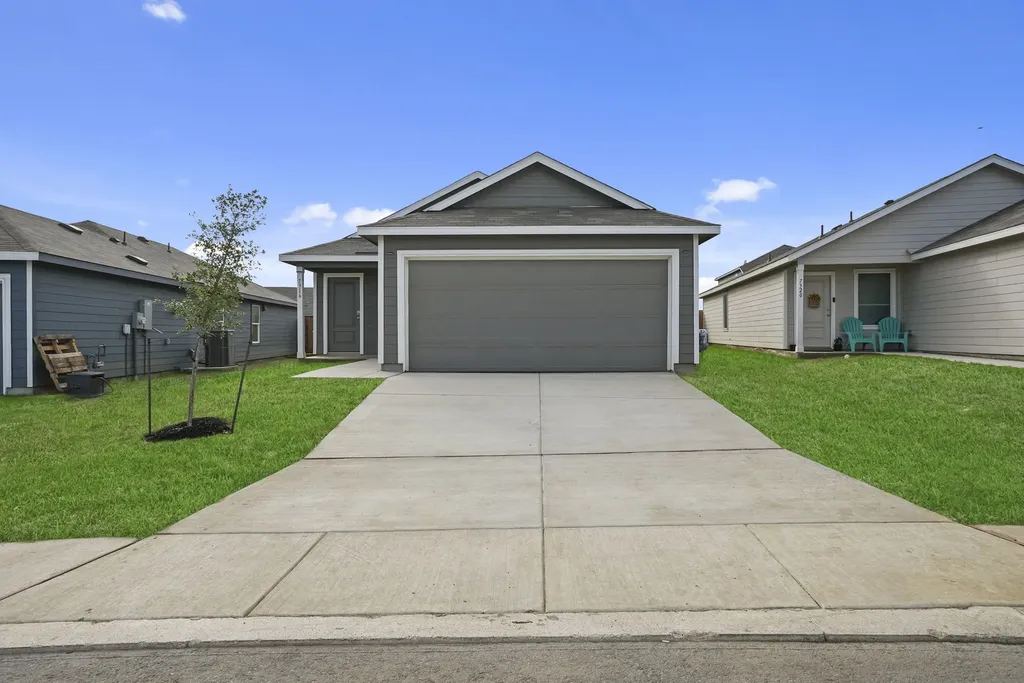 7316 Green Sapphire San Antonio TX 78263