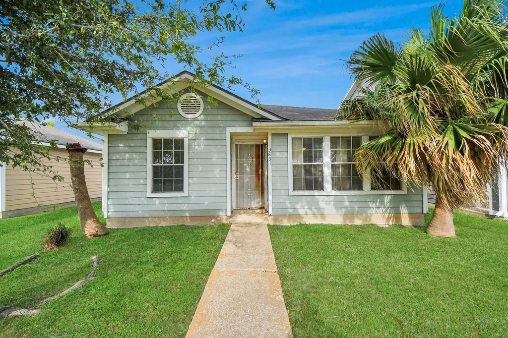 3831 E Traditions Court Houston TX 77082