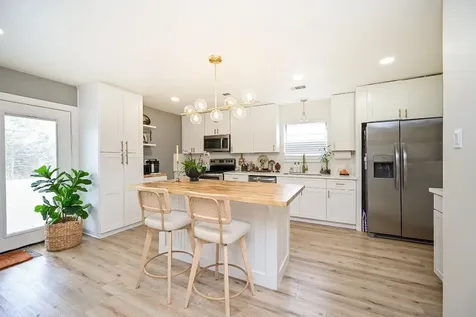4827 Knotty Oaks Trail Houston TX 77045