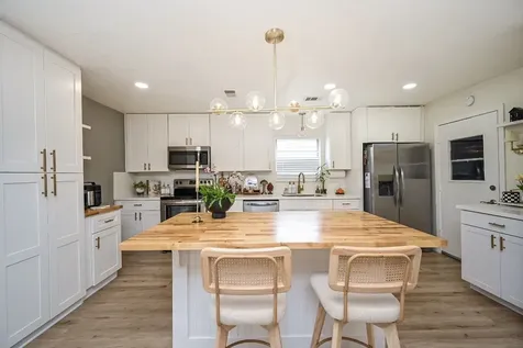 4827 Knotty Oaks Trail Houston TX 77045