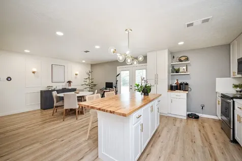 4827 Knotty Oaks Trail Houston TX 77045