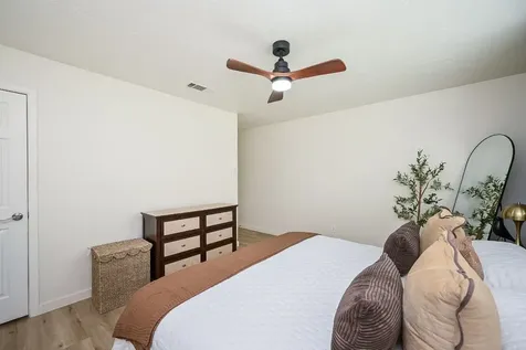 4827 Knotty Oaks Trail Houston TX 77045