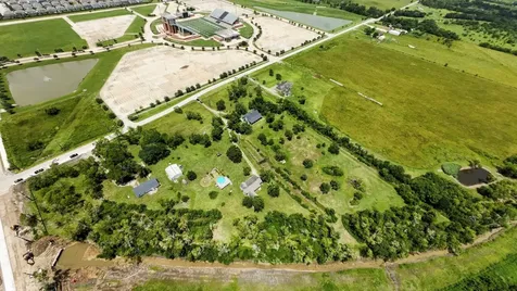 4310,4316,4322 Cr 64 Rosharon TX 77583