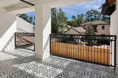 10 Libretto Court The Woodlands TX 77382
