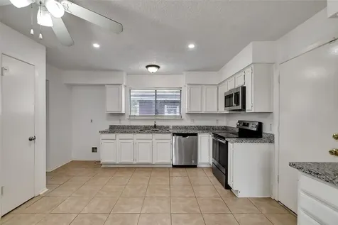 1311 Oak Hollow Drive Friendswood TX 77546