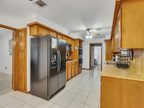 4002 Thistledown Drive Pasadena TX 77504