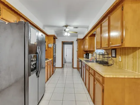 4002 Thistledown Drive Pasadena TX 77504
