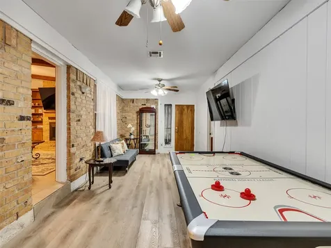 4002 Thistledown Drive Pasadena TX 77504