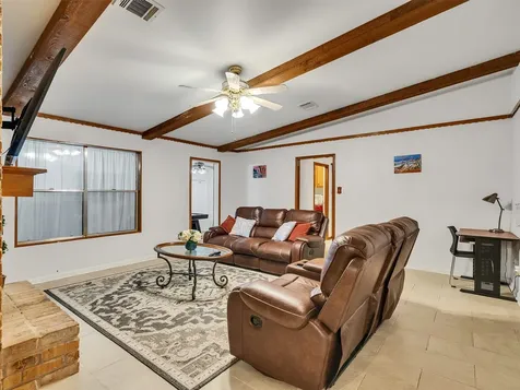 4002 Thistledown Drive Pasadena TX 77504