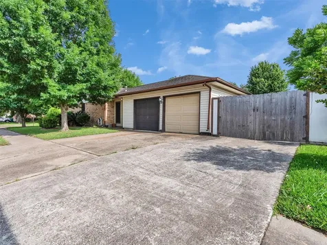 4002 Thistledown Drive Pasadena TX 77504