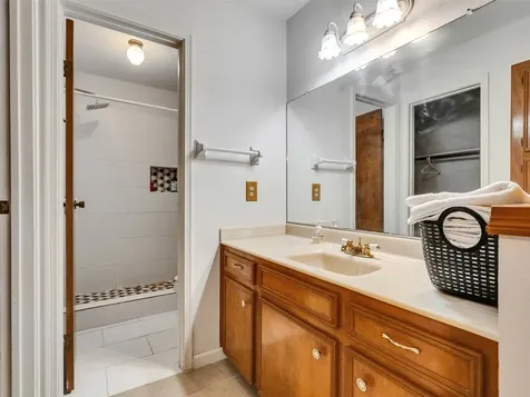 4002 Thistledown Drive Pasadena TX 77504