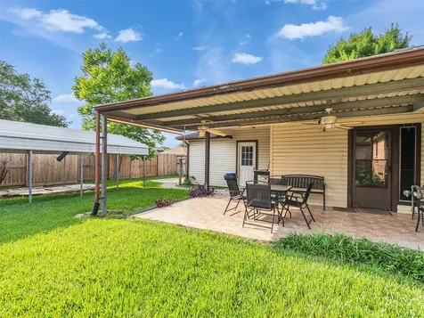 4002 Thistledown Drive Pasadena TX 77504