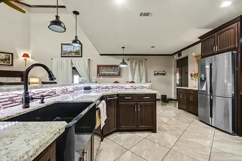 8500 Anastasia Avenue Beaumont TX 77705